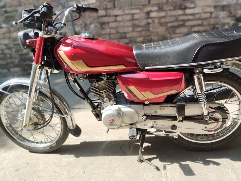 HONDA CG125 Euro2 in Red colour 0