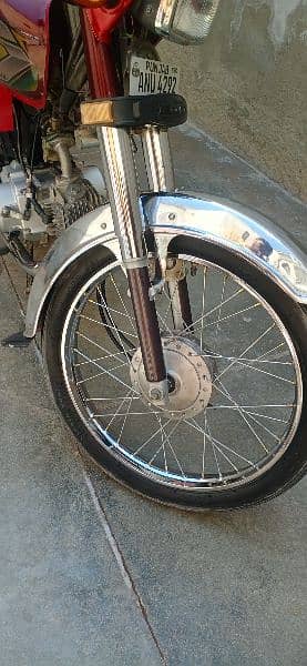 22\23 I'm selling my bike location ننکانہ صاحب Nankana 0301=4956=245 8