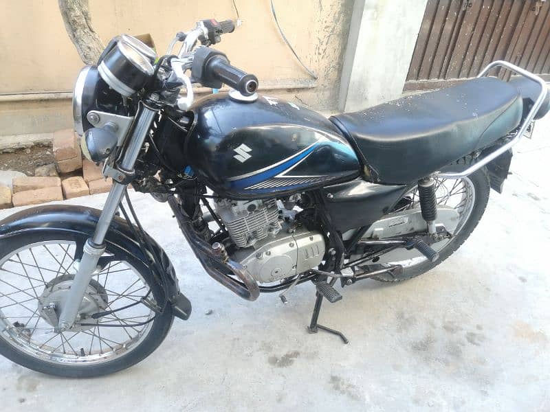 Suzuki GS 150 2015 Model For Sale 0