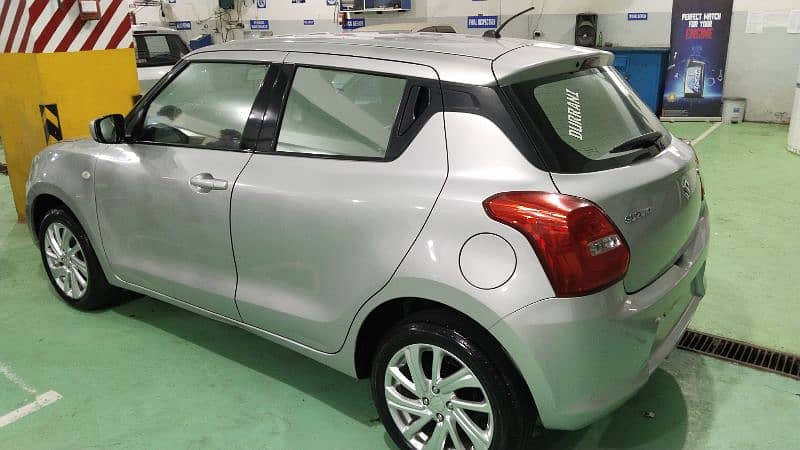 Suzuki Swift 2022 GL CVT 2