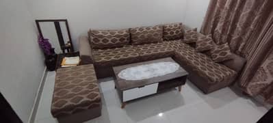 7 seater L shaped sofa and central table 0