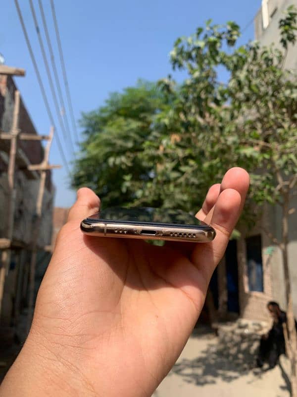 Iphone Xs urgent sale only cash 4