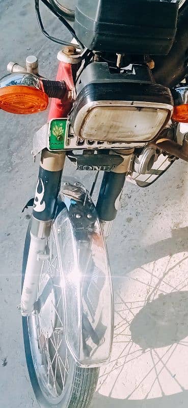 Honda 70 CC in good condition Japani model 8