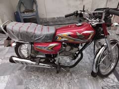 Honda 125 new condition 03201271616 call nmb urgent sale 0