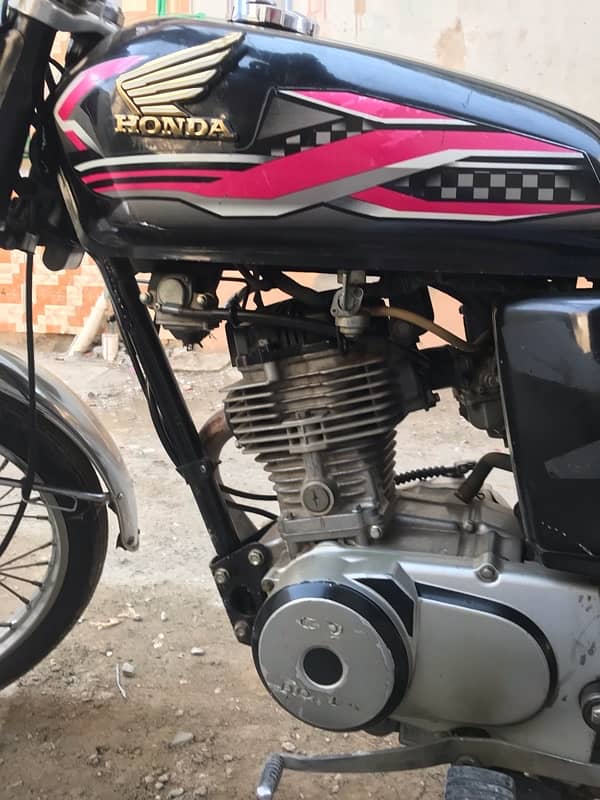 Honda 125 /WhatsApp contact me 03406298813 5