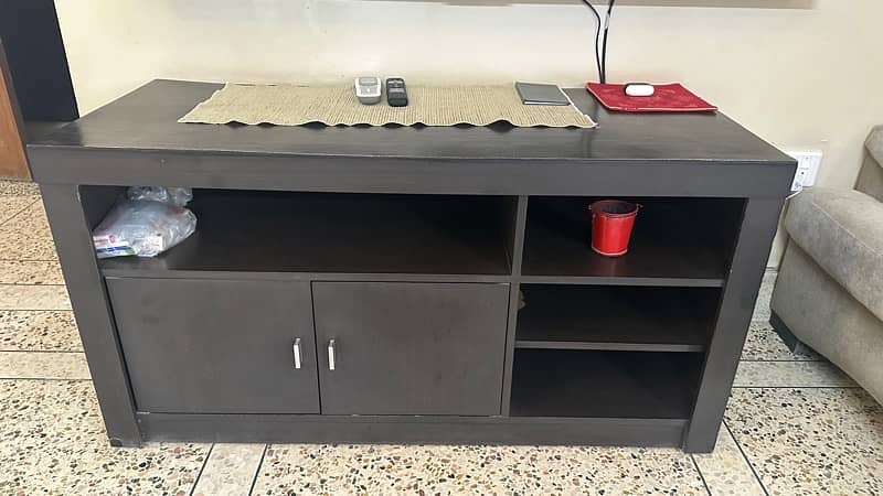 tv console by interwood in very good condition 0