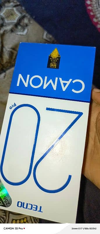 New mobile hai koi falt nahi hai 10 by 10 coundition mai hai 6