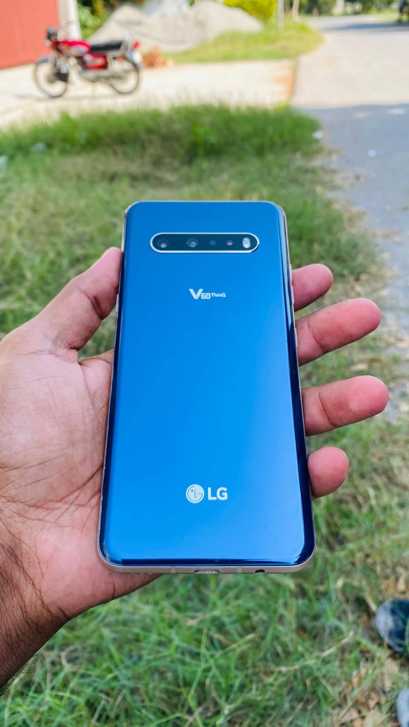 LG V60 ThinQ 5G 1