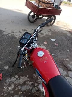 Honda 125 . . model 2024 Red new and fresh condition