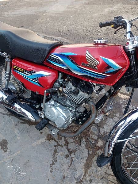 Honda 125 . . model 2024 Red new and fresh condition 3