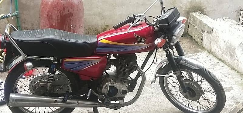 Honda 125 2012 model ( non Euro] 1