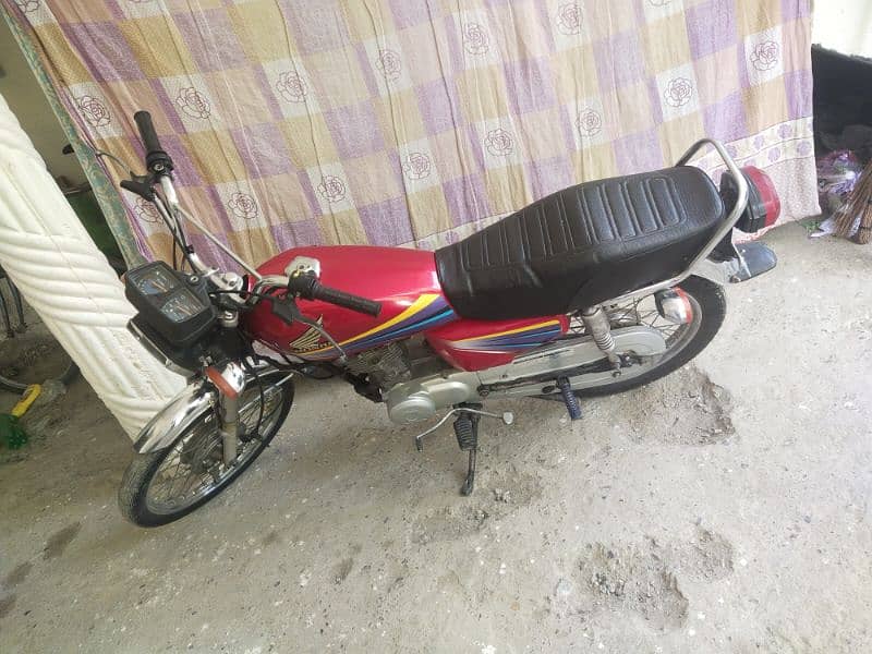 Honda 125 2012 model ( non Euro] 4