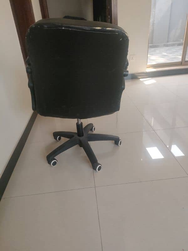 Used office chair 1