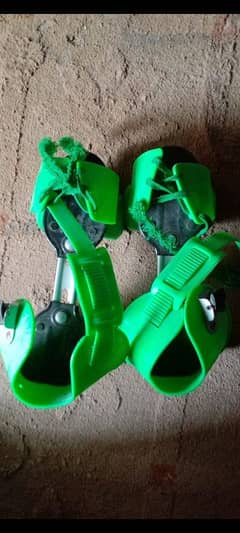 skate shoes green color 10/10 condition