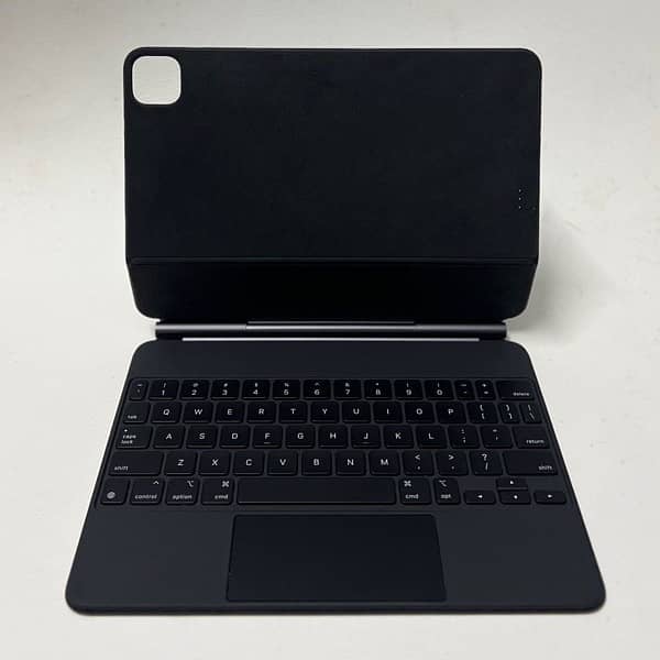 Apple iPad Pro 12.9 Magic Keyboard For M1 and M2 1