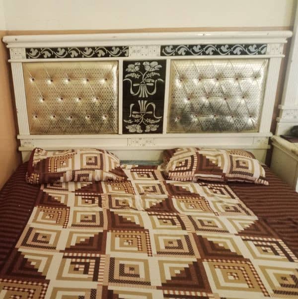 full bed set sell urgent hai best offer do aur le jao 0