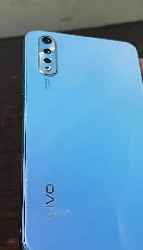 Vivo S1 (4GB RAM + 128 GB + charger) condition 10/10 1