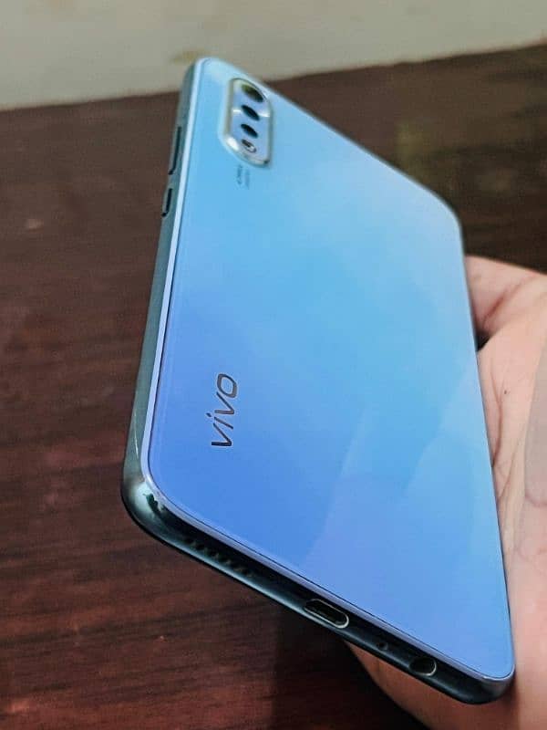 Vivo S1 (4GB RAM + 128 GB + charger) condition 10/10 2