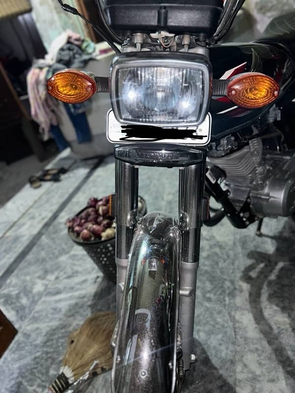 Honda CG125 2024/23 BLACK (Edition) 3