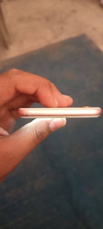 iPhone 6s 64gb Non PTA 100% battery health 4