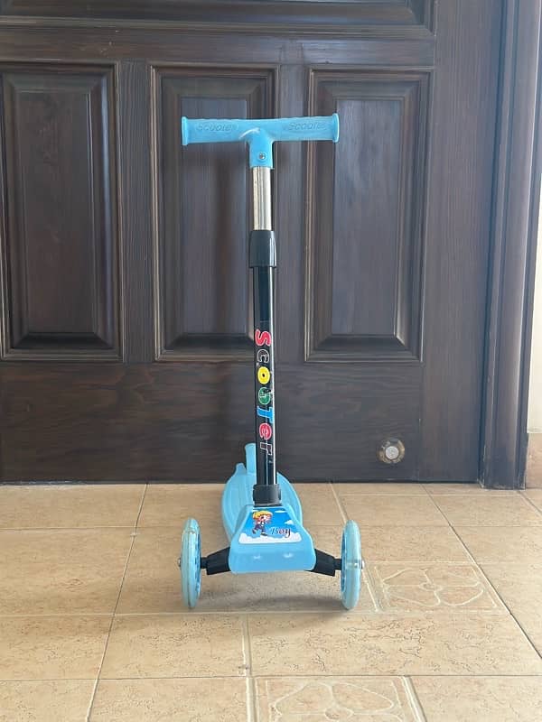 3 wheel kids sky blue scooty 1