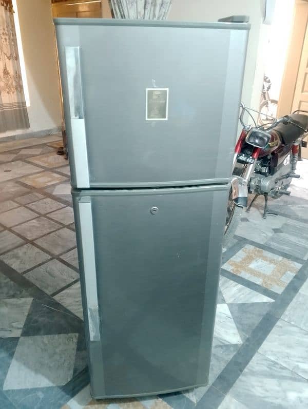 DAWLANCE REFRIGERATOR FOR SALE 0