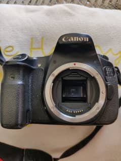 Canon 60 d body with charger and battery 0