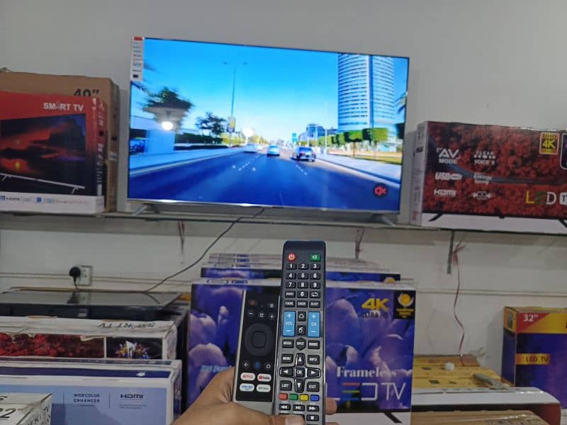 SAMSUNG LED 32,,INCH 8K UHD MODEl   03004675739 0