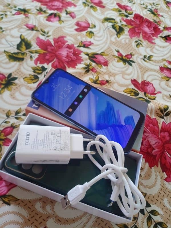 Tecno pop 5 32 gb ram with box charger 0