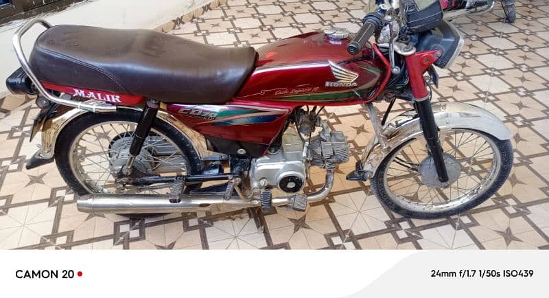 Honda CD 70 2016 saf bike 2no tyre new 7