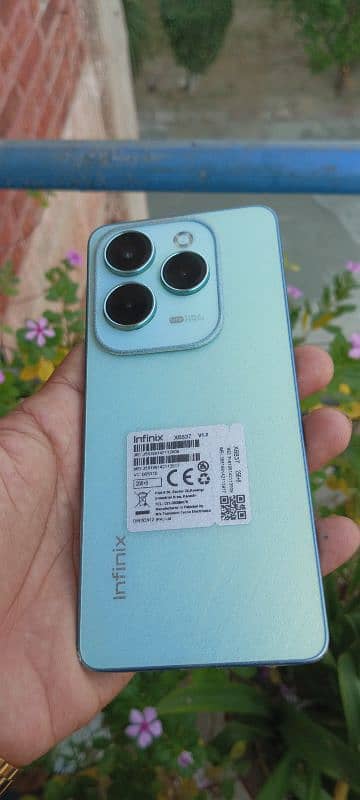 Infinix Hot 40 pro 2