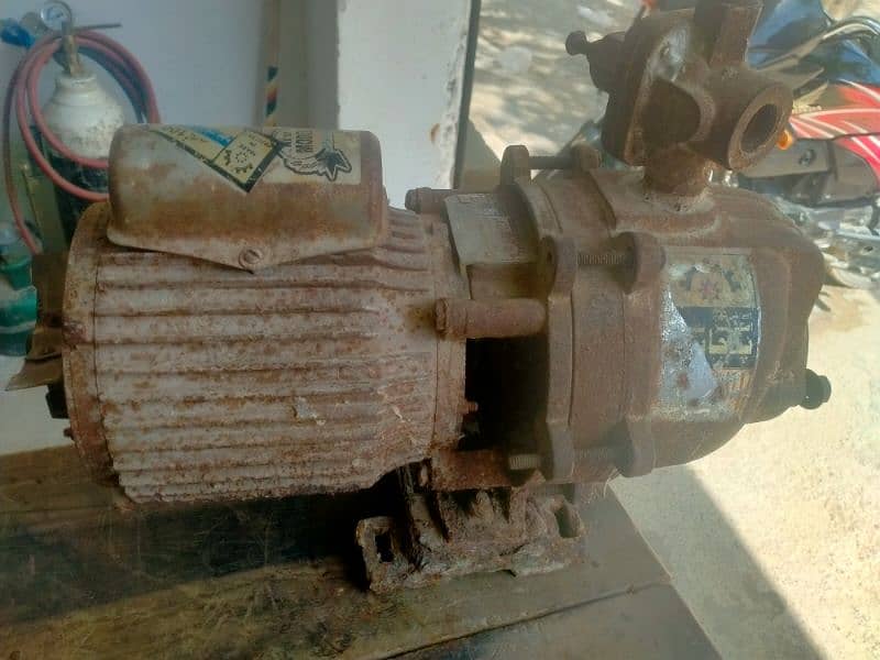 Lal pump for Sale 1