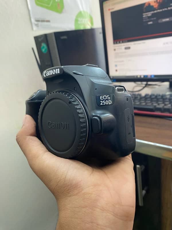 Canon 250d / best camera for vloging 6