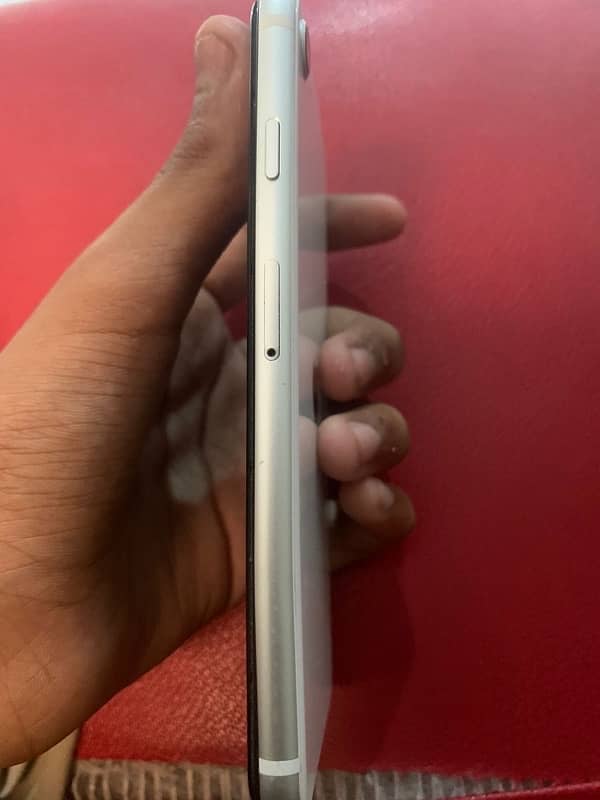 IPHONE SE 2020 FOR SELL 64 JV 1