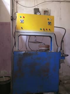 Disposable Paper Plate Making & Cutting Machine For Sale 0