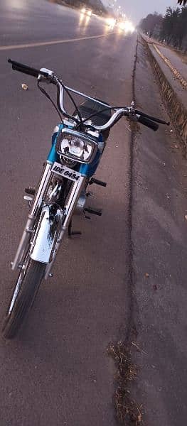 Honda 2004 model 125 CG Islamabad number argent for sale 1