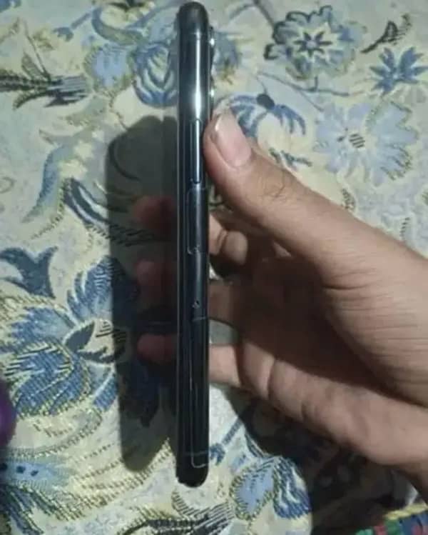 Iphone 11 pro 64gb sealed FU mint condition 10/9 3