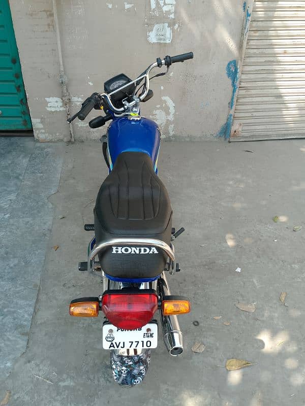 Honda CD 70 model 2023/24 8