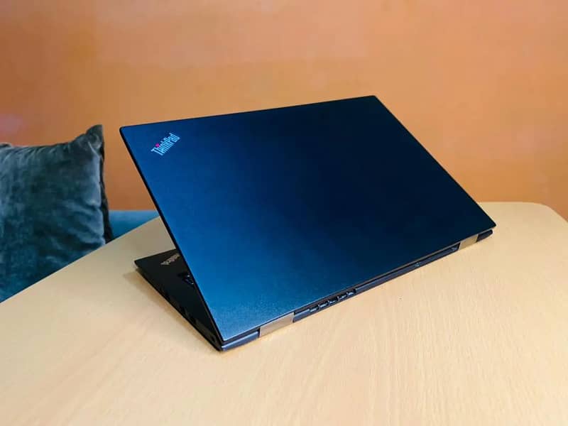 Lenovo ThinkPad X1 Carbon i5 6th Gen | 8GB Ram | 256GB SSD 7