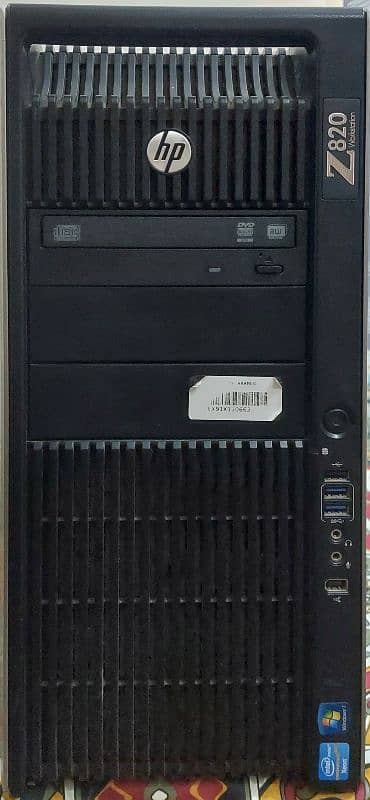 HP Z820 WORKSTATION 0