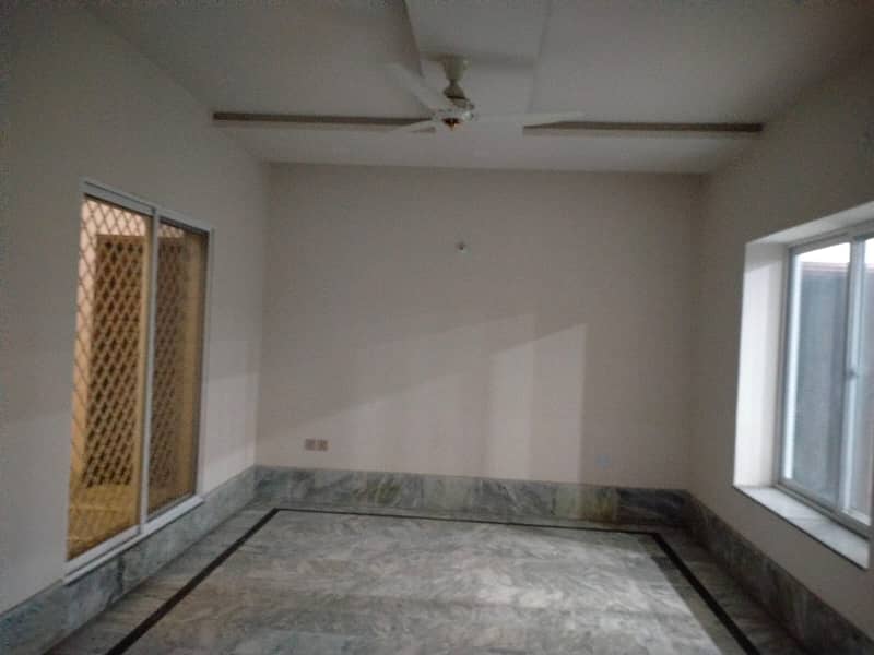 Ideal Location 50 Marla Commercial Building Commercial For Rent Daewoo Road Main Location Faisalabad 10