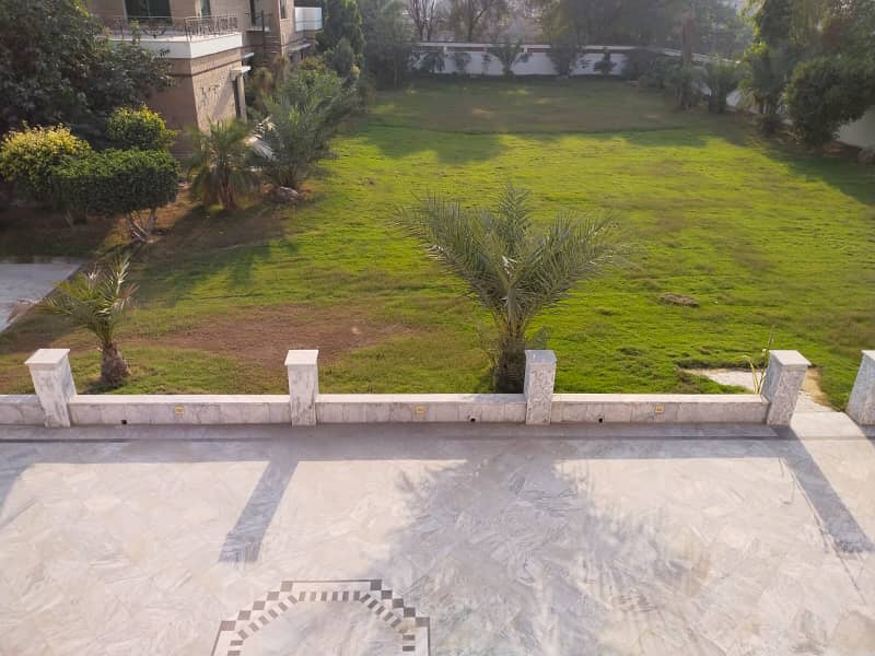 Ideal Location 10 Kanal Commercial Kothi Bungalow For Rent Canal Road Near Kashmir Pul Faisalabad 2