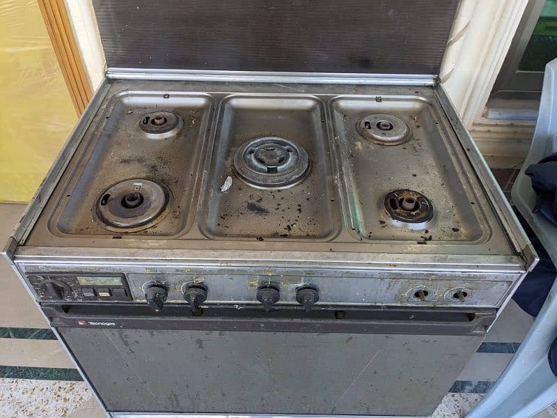 5 stoves Microwave oven 1