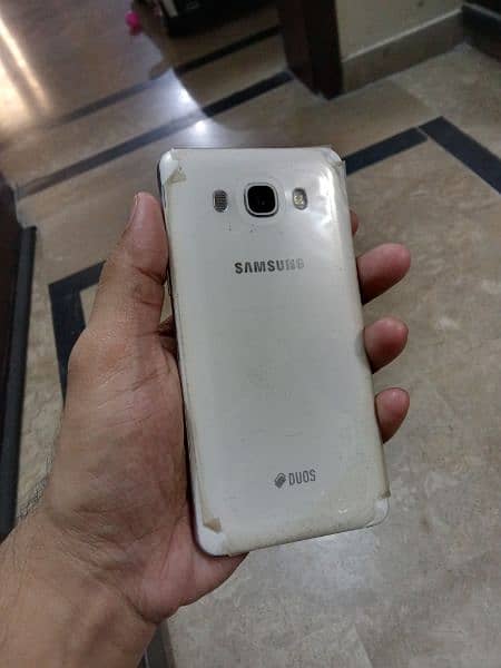 Samsung Galaxy J5 2/16 GB with Box & Charger 3