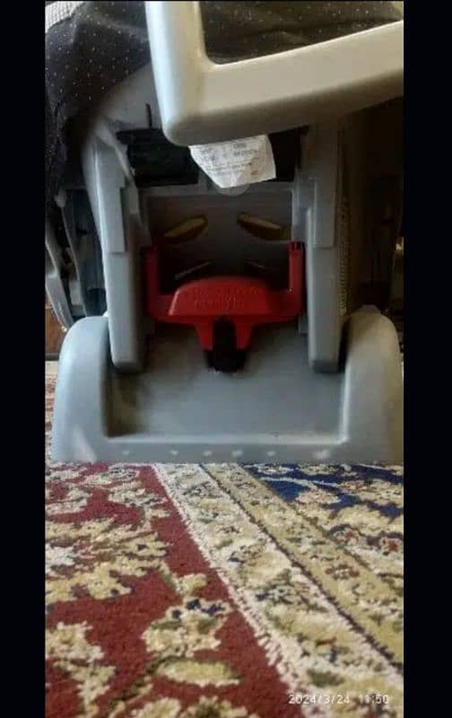 Evenflo baby car seat 3