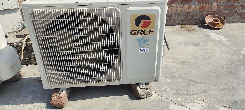 Gree 1.5 ton (heat and cool) 3