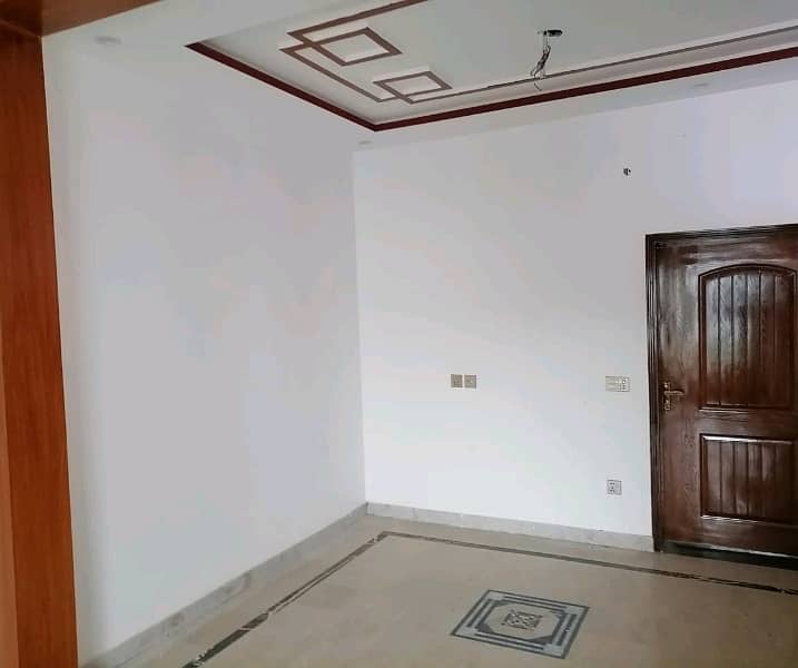 Investors Should sale This House Located Ideally In Johar Town 5