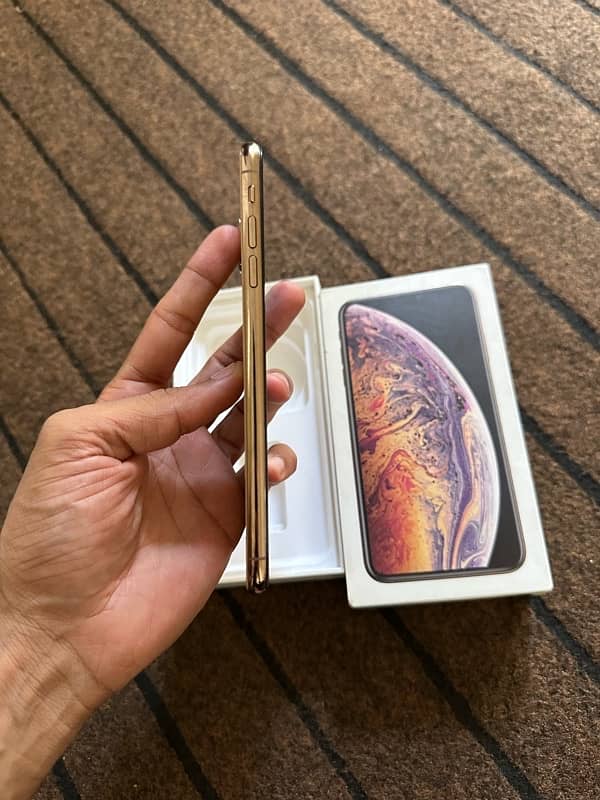 iphone XS MAX 64 GB PTA 3