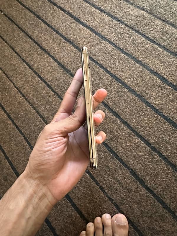 iphone XS MAX 64 GB PTA 7