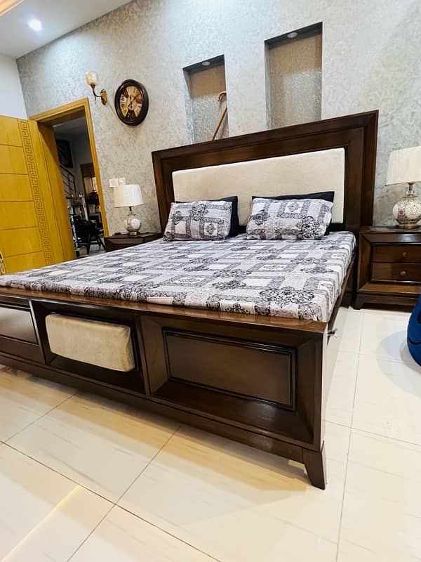 akhroot wood king size bed 1